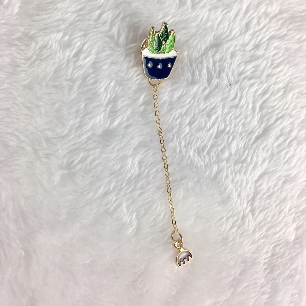 3/$23 NEW! Cactus Cup brooch pin🌵